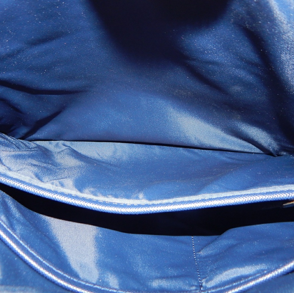 Michael Kors Water Proof Bag - Picture 6 of 8
